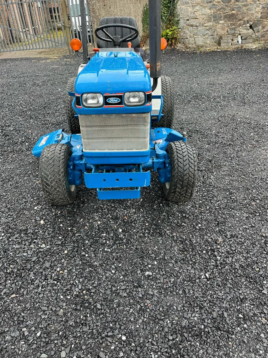 Ford 1220 4wd - Image 2