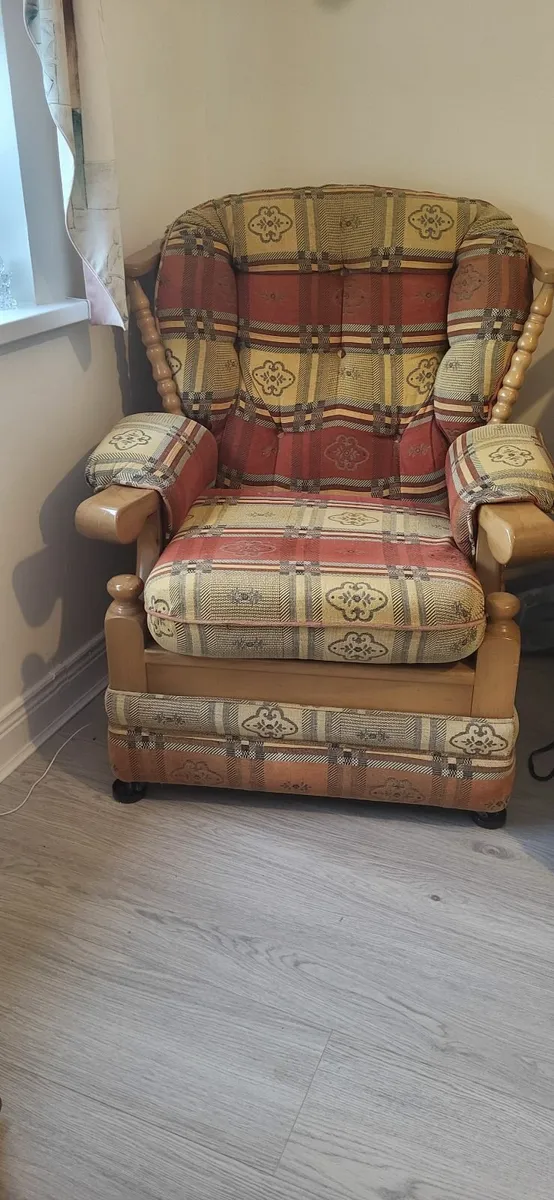 3 Piece Suite - Image 4