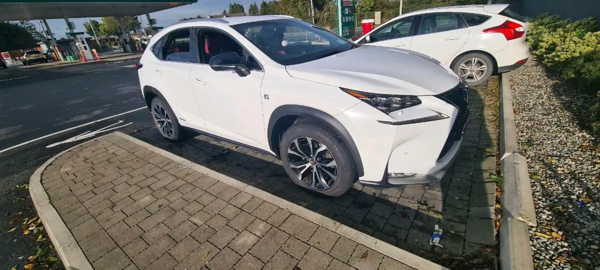 Lexus NX300H F sport - Image 2