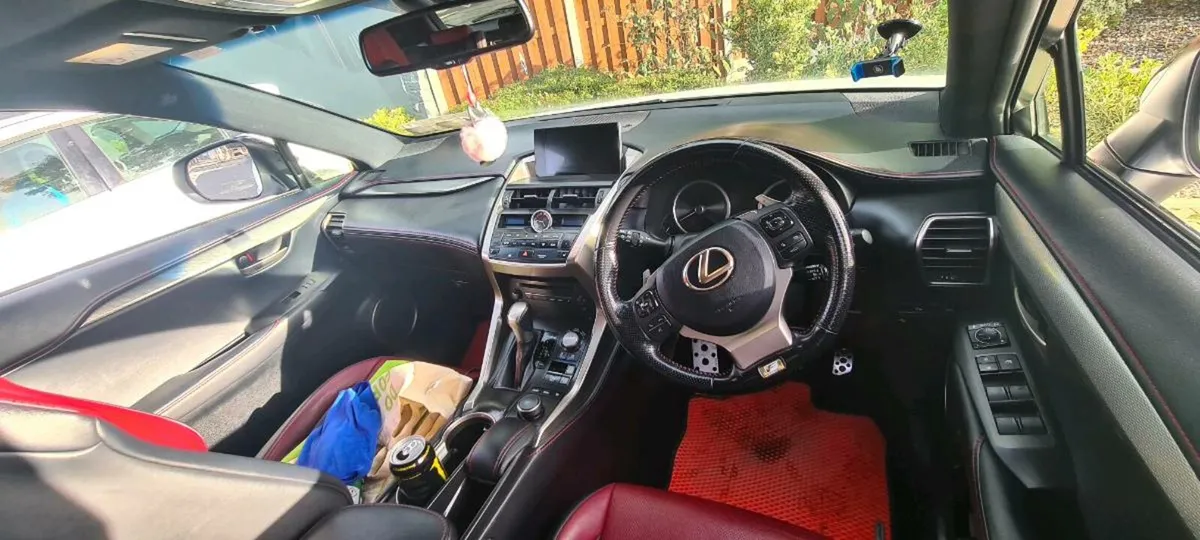Lexus NX300H F sport - Image 3