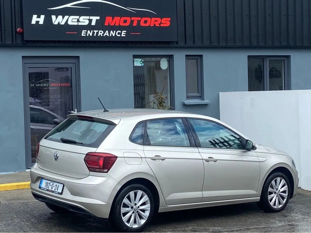 Volkswagen Polo CL 1.6 TDI Manual 5speed 80hp 5DR - Image 2