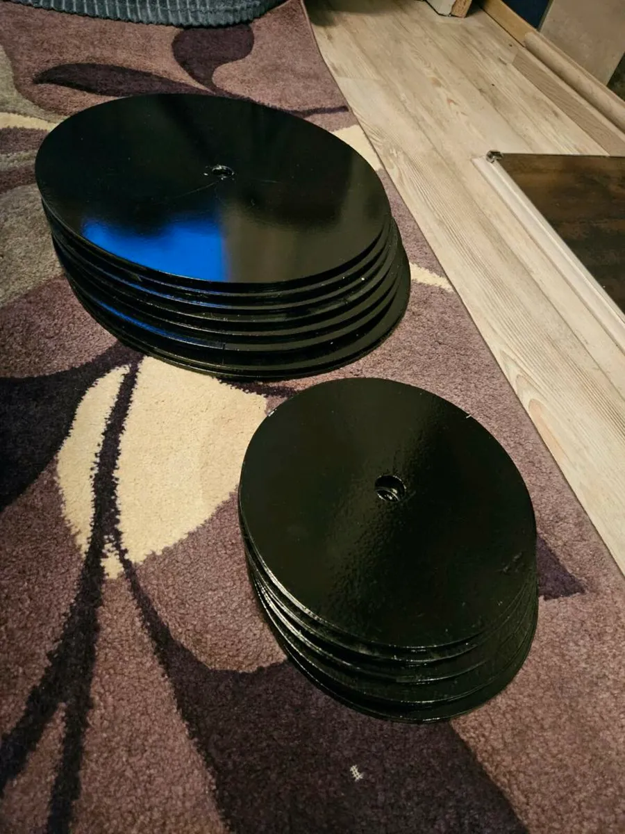 Bench, bar and weights - Image 3