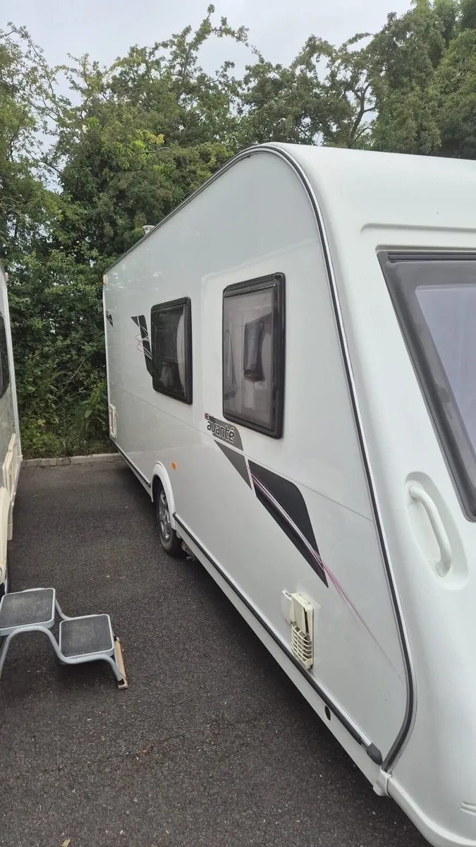 Elddis avante 6 berth fixed bedroom auto movers - Image 3