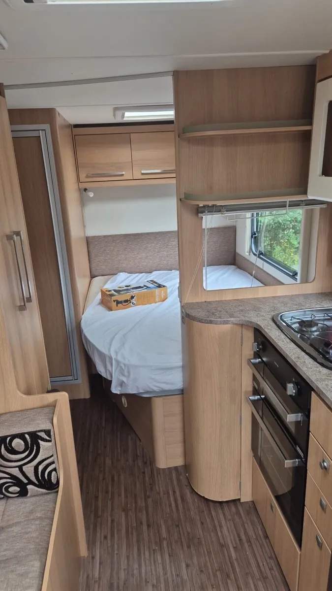 Elddis avante 6 berth fixed bedroom auto movers - Image 4