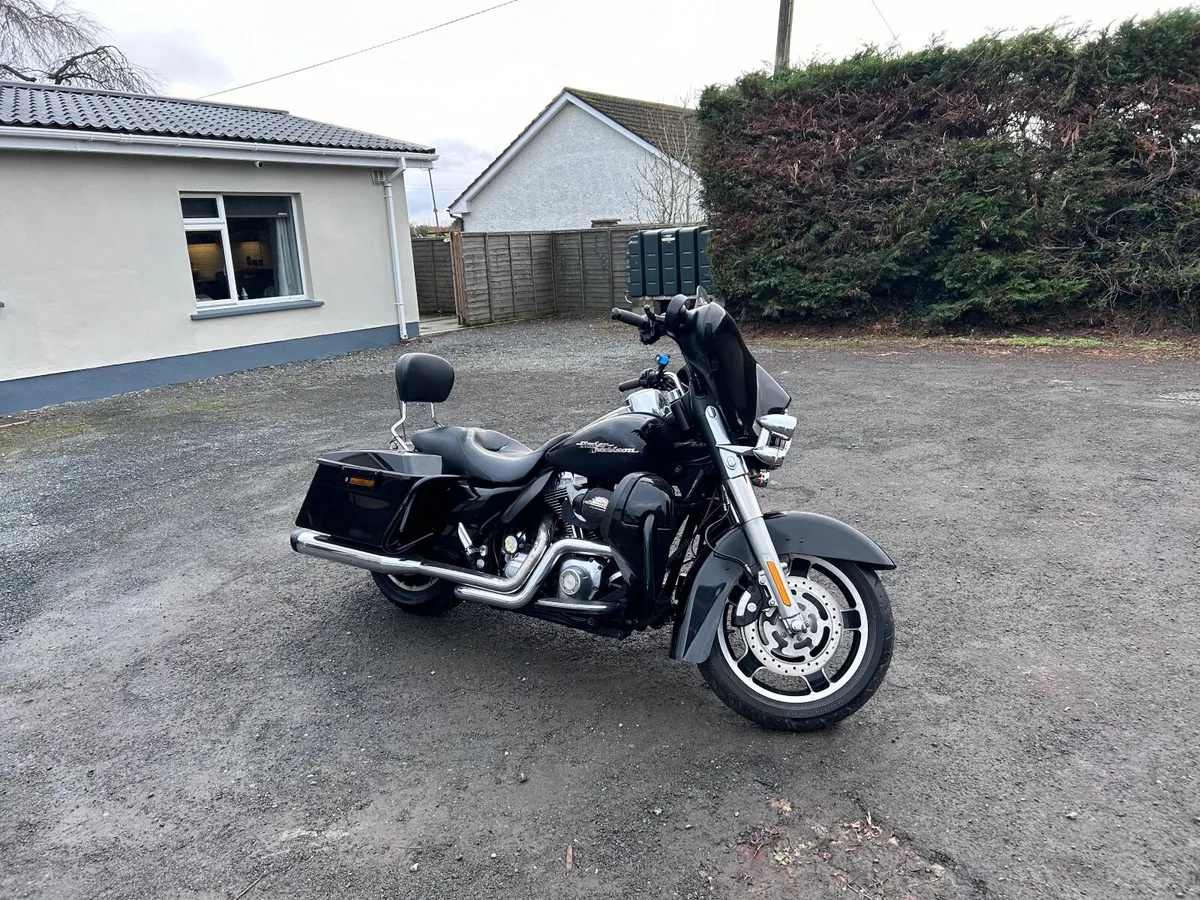 HARLEY DAVIDSON STREETGLIDE - Image 1