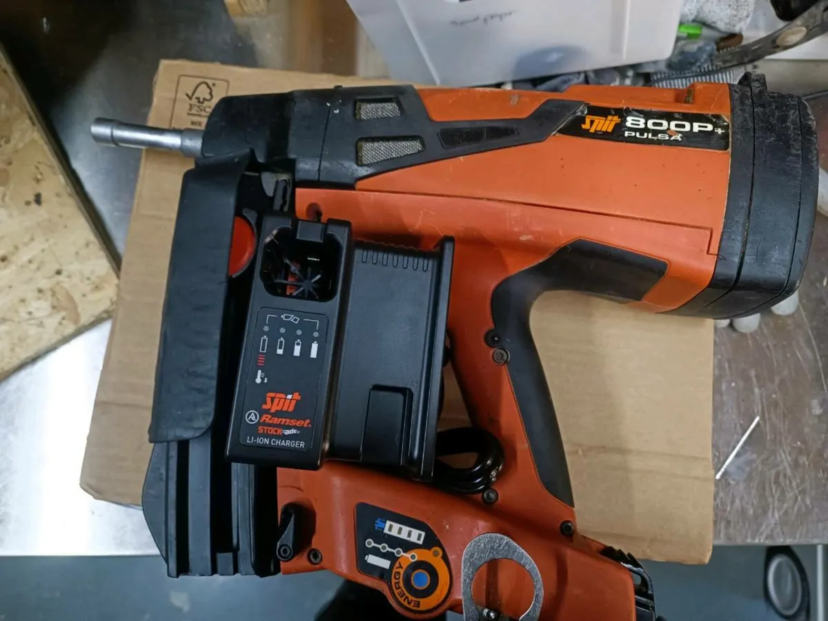 Spit 800p gun for steel concrete.
