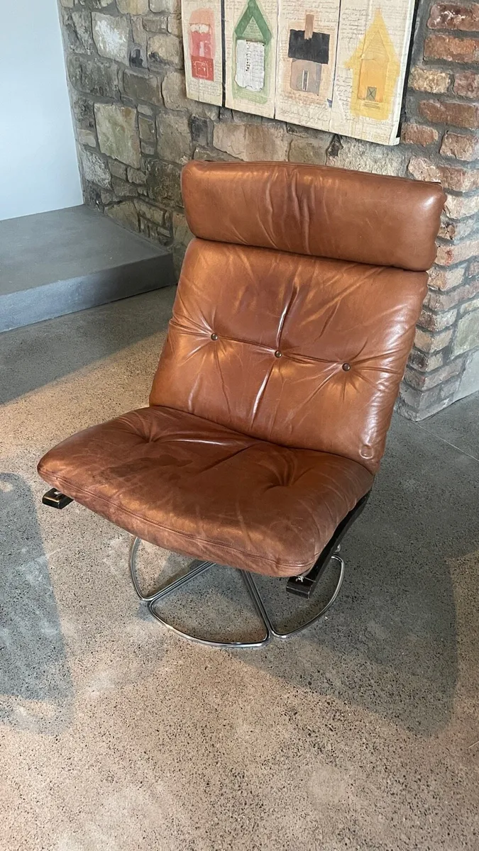 Vintage Modern Leather Lounge Chair - Image 1