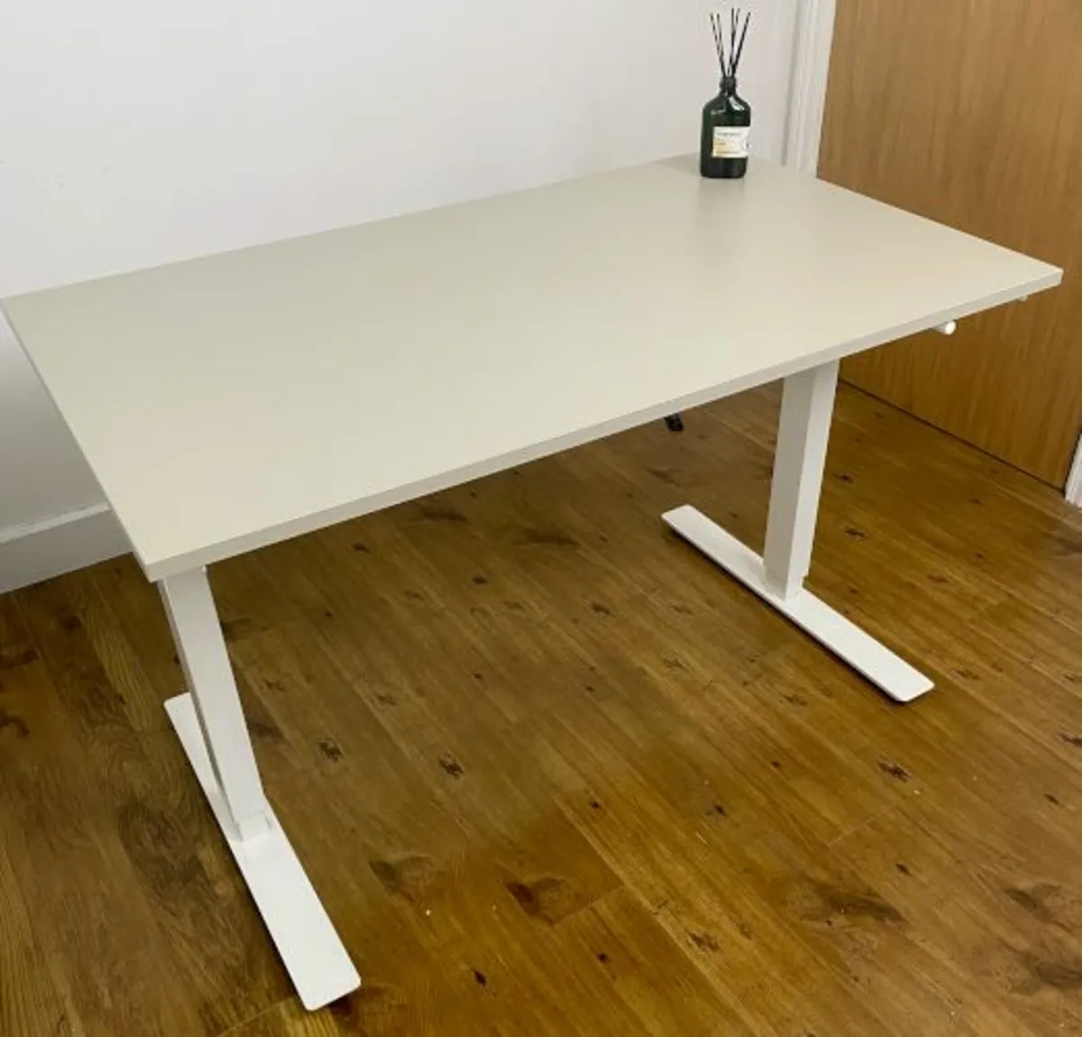Height adjustable desk - Image 1