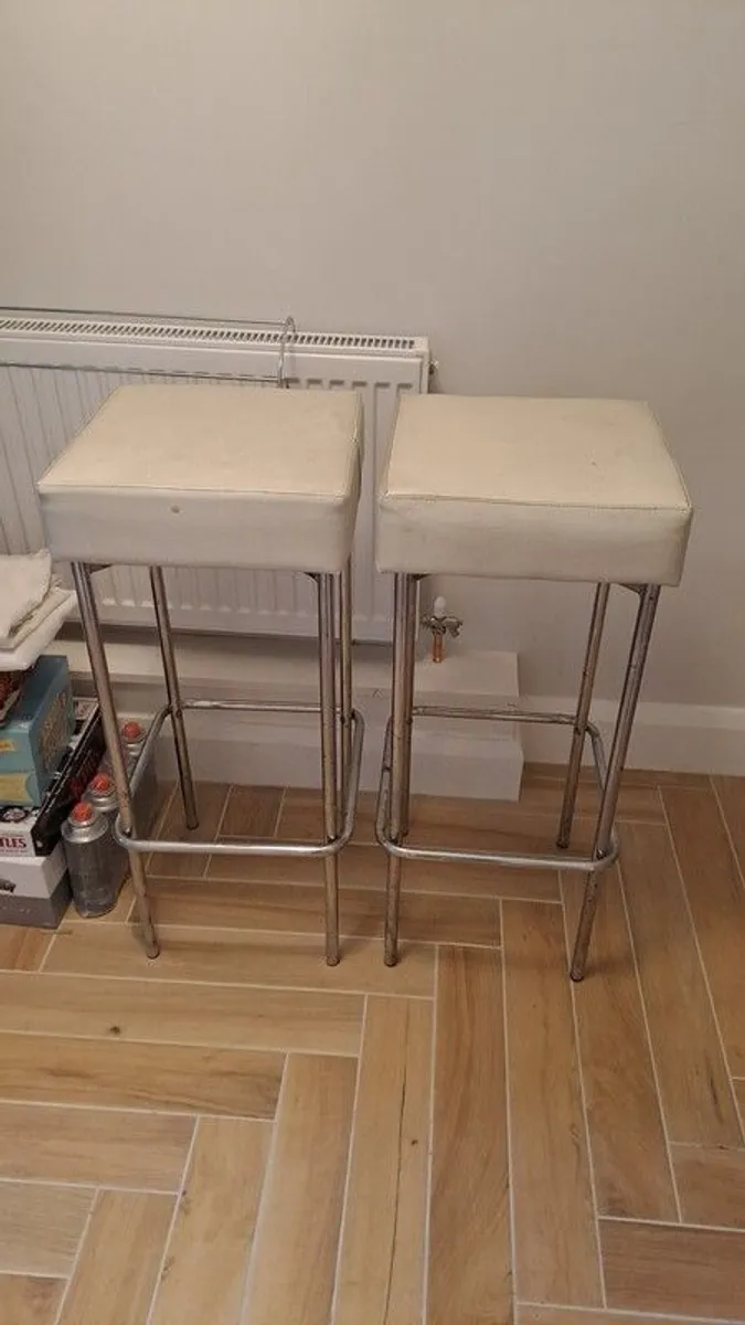 Kitchen stools - Image 1