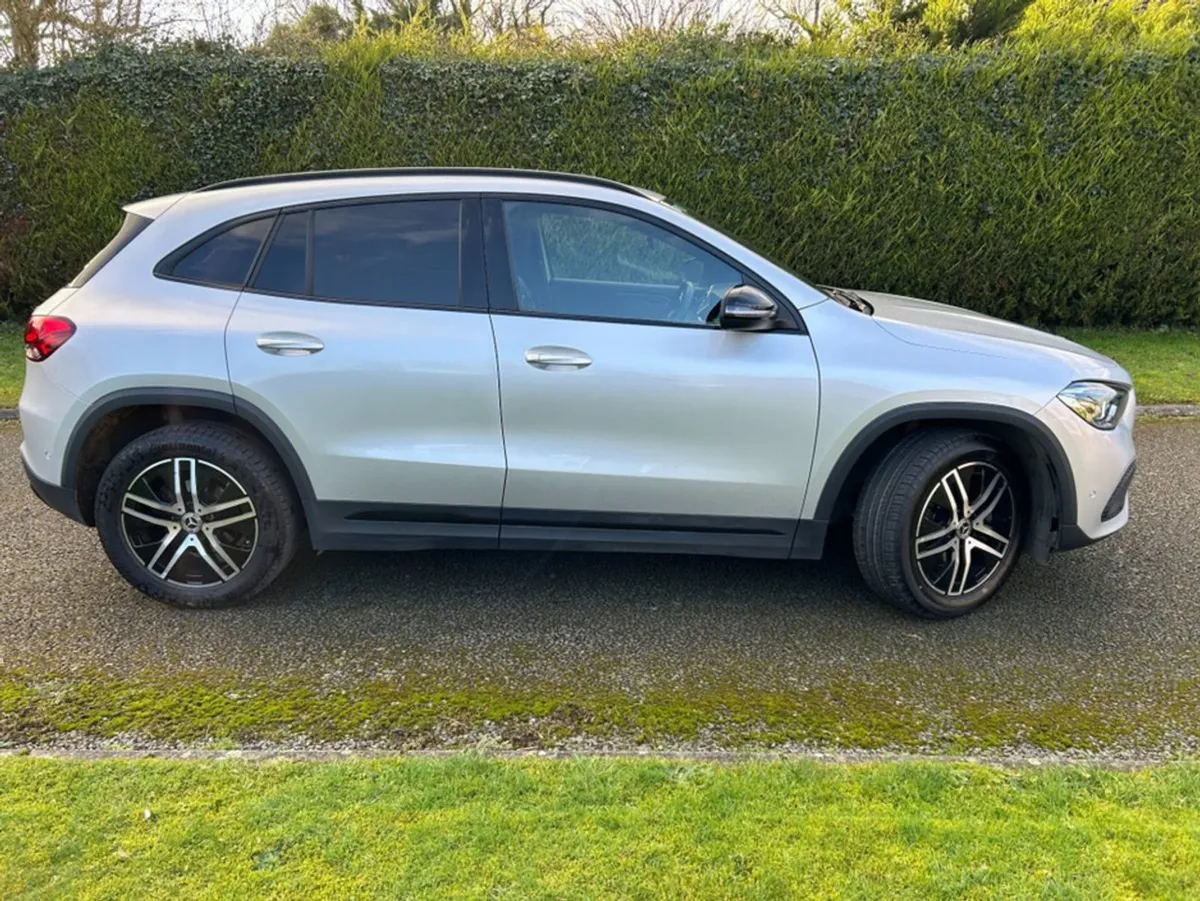 Mercedes-Benz GLA Class Auto2.0// 4wheel Drive/// - Image 2