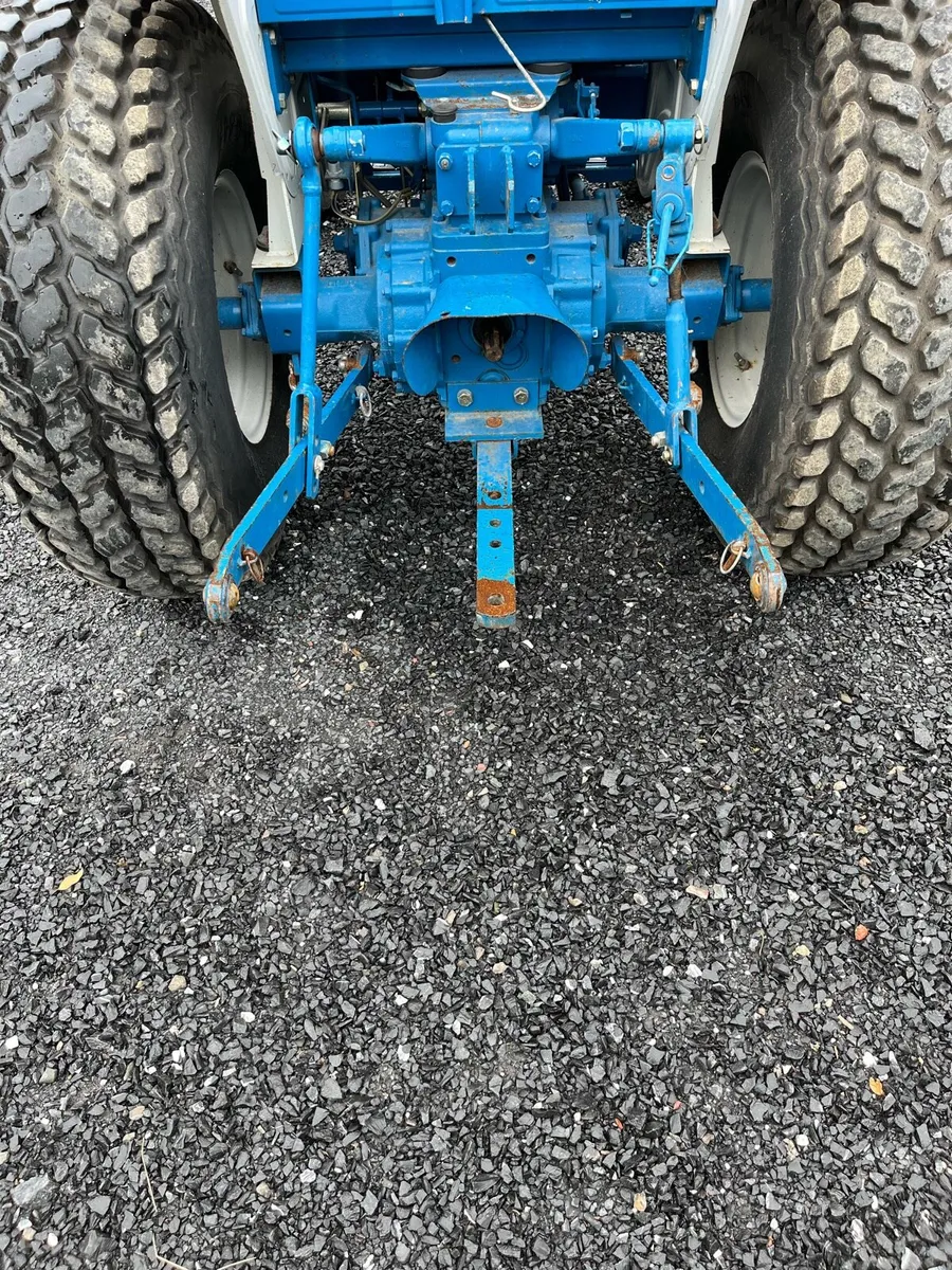 Ford 1320 - Image 4