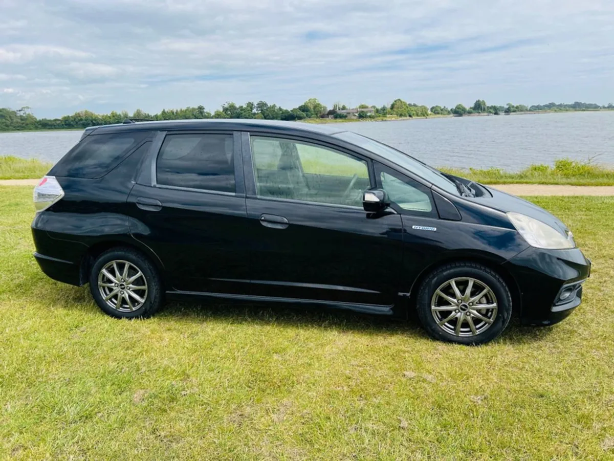 Honda Shuttle 1.3 Hybrid Auto Low Mileage Ideal F - Image 3