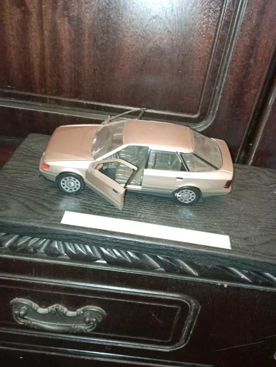 FORD  GRENADA SCORPIO  GHIA M1 DIE-CAST MODLE - Image 1