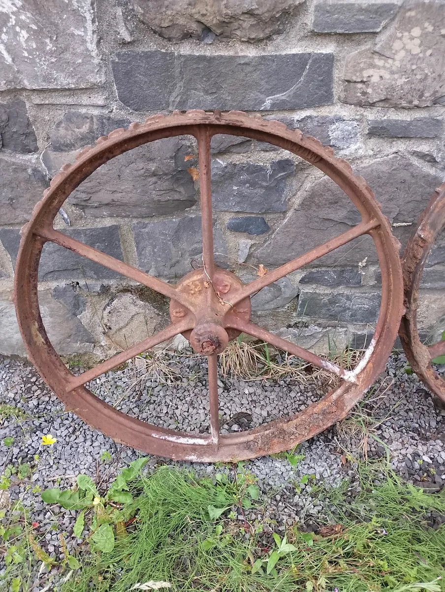 Pair Antique iron wheels 30" - Image 4