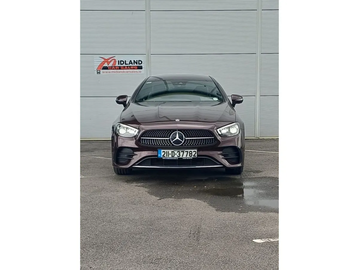 Mercedes-Benz E-Class E220d AMG Coupe Line Premium - Image 3