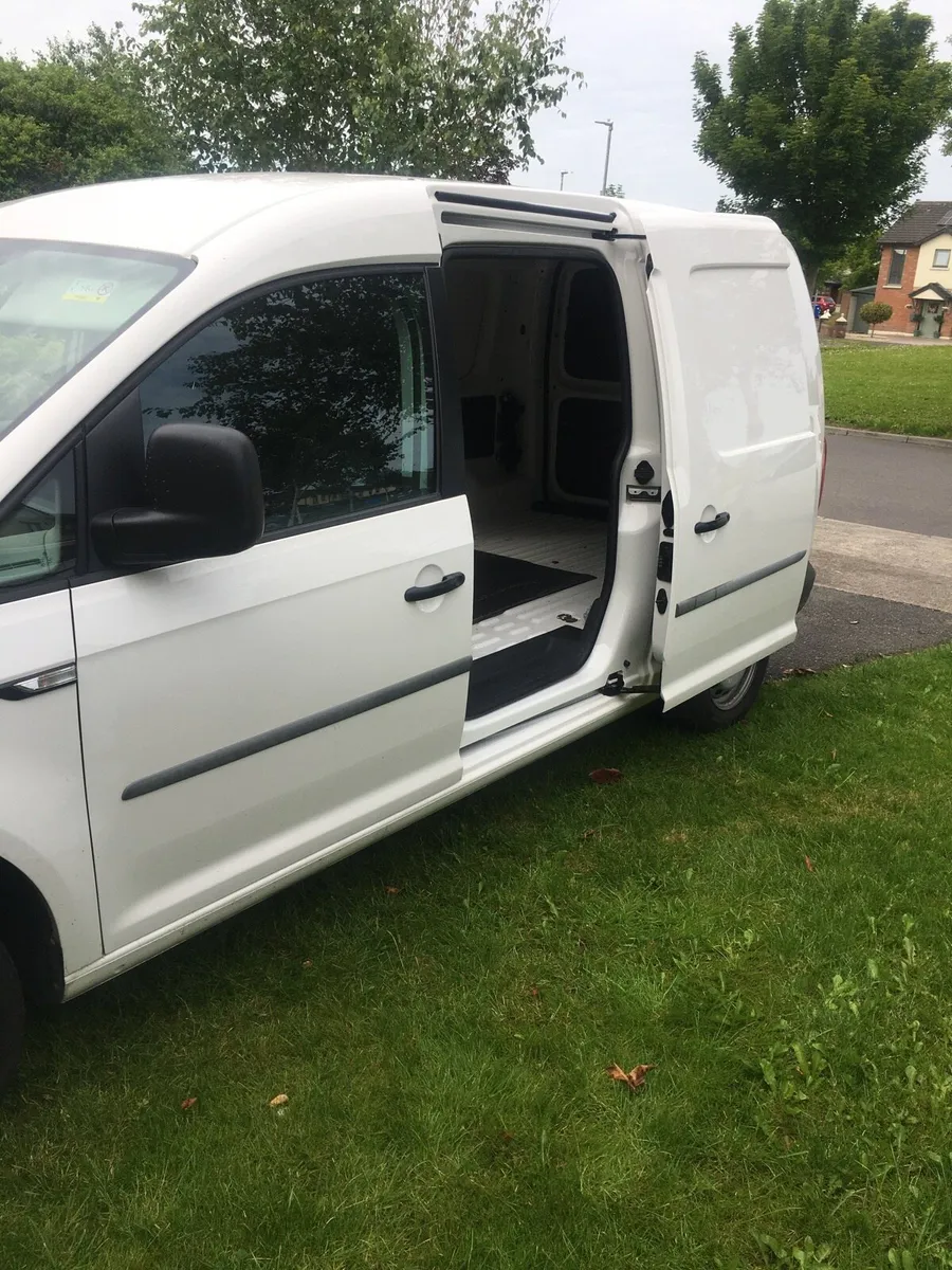 Volkswagen caddy Maxi  2019 2.0 TDi Low Mileage - Image 2