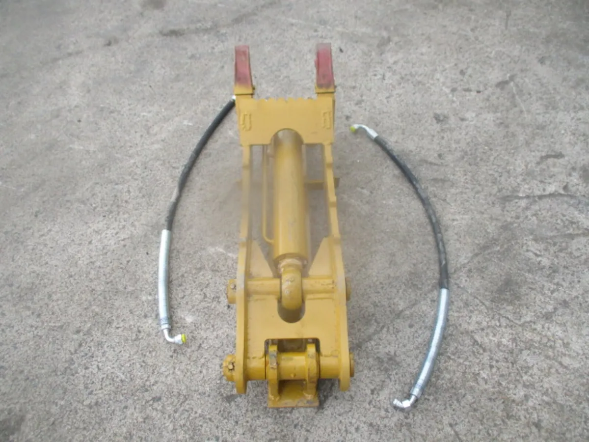 New Hydraulic Thumb Grab To Suit 5 - 8 Tonne Excav - Image 1