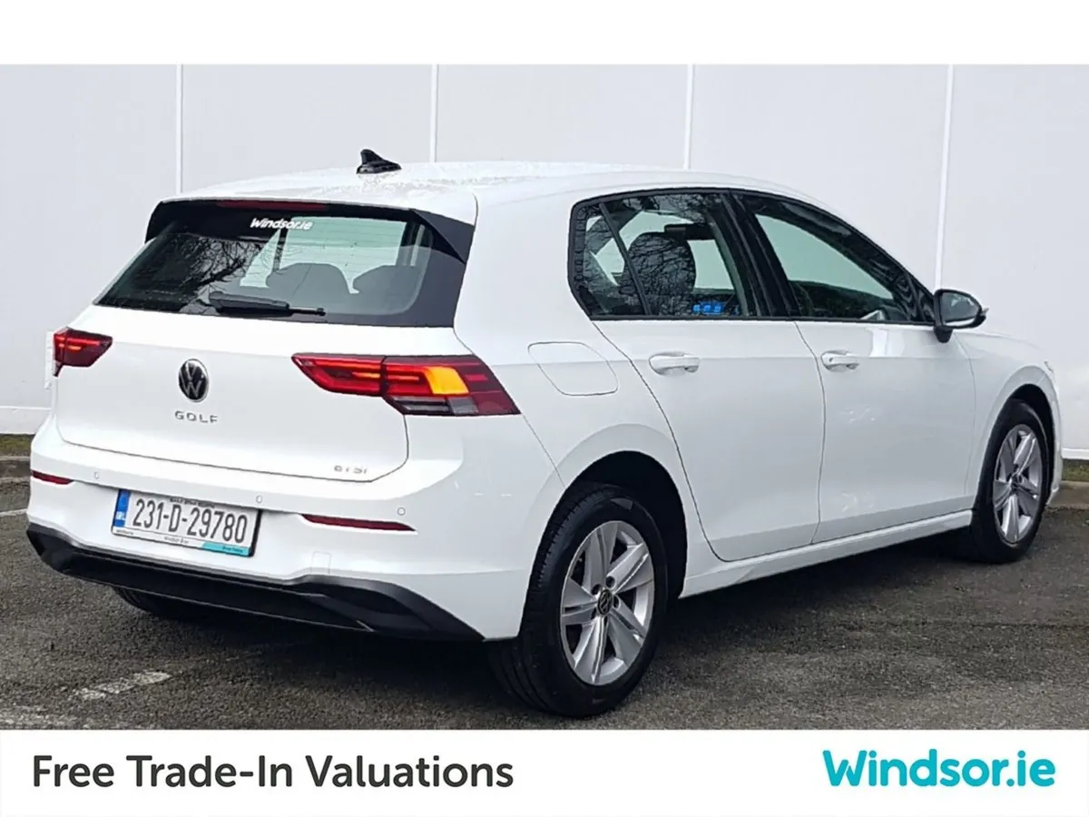 Volkswagen Golf 1.0 TSI 110HP Life Automatic - Image 3