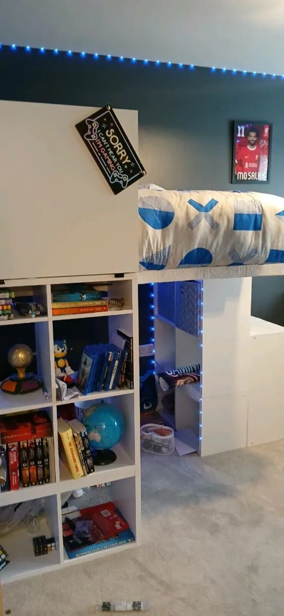 Small double bed - Image 1