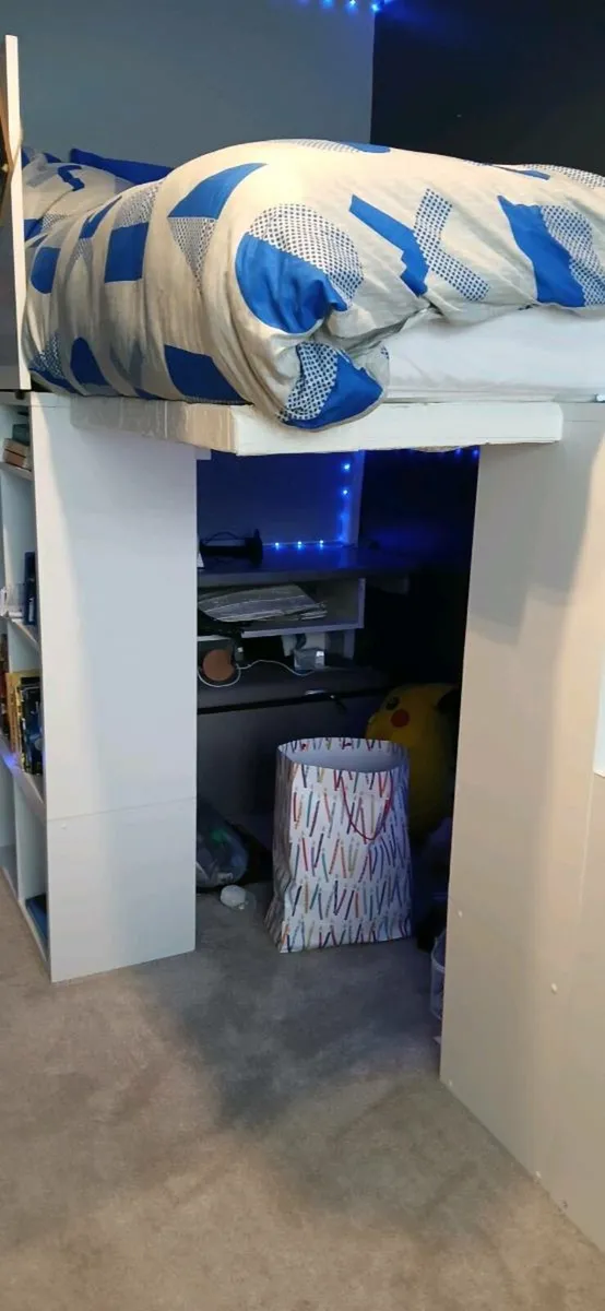 Small double bed - Image 3