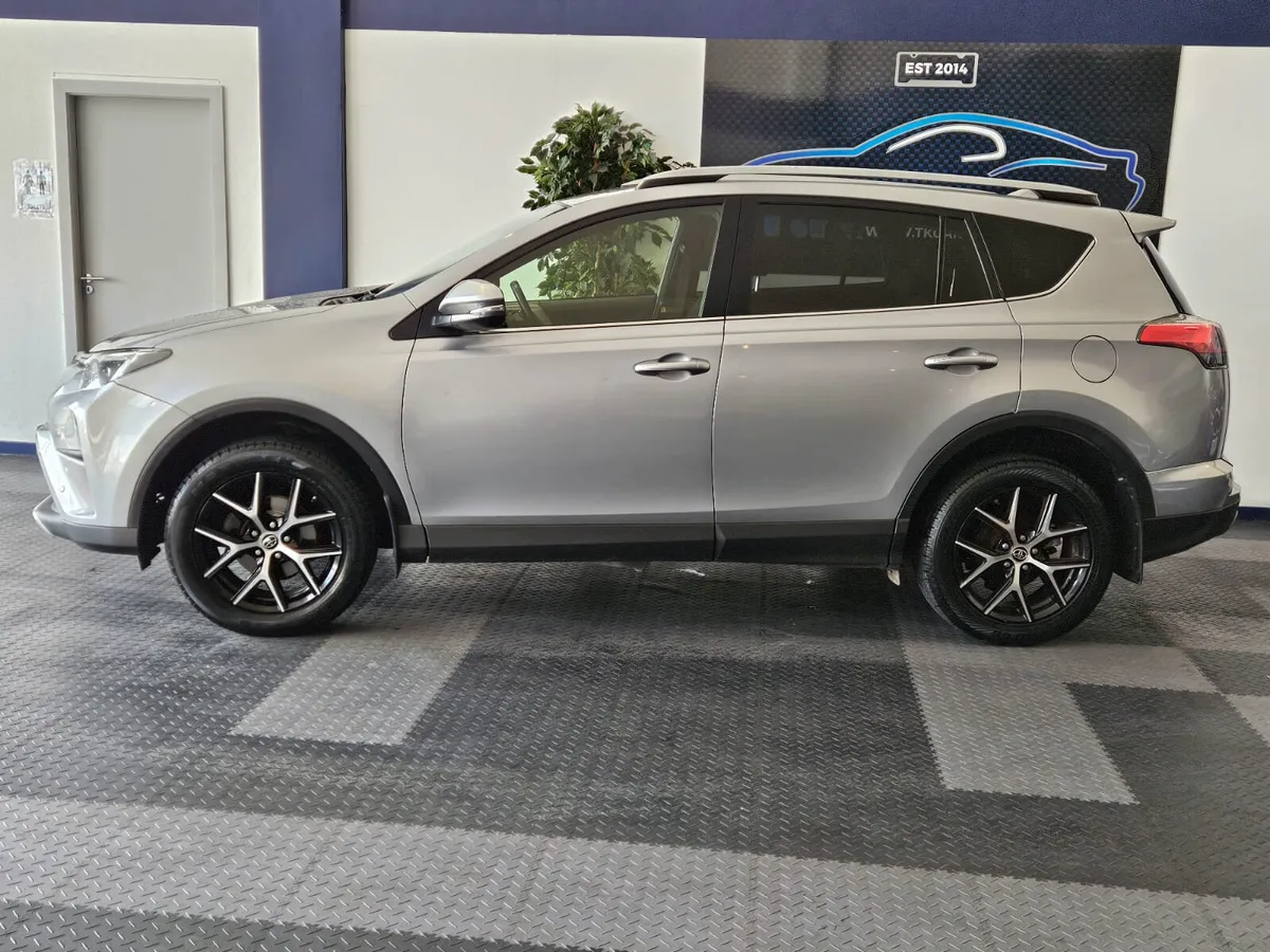 17 TOYOTA RAV-4 SOL EDITION - Image 2