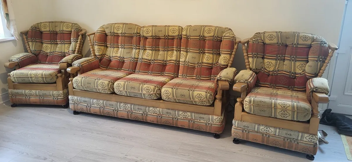 3 Piece Suite - Image 2