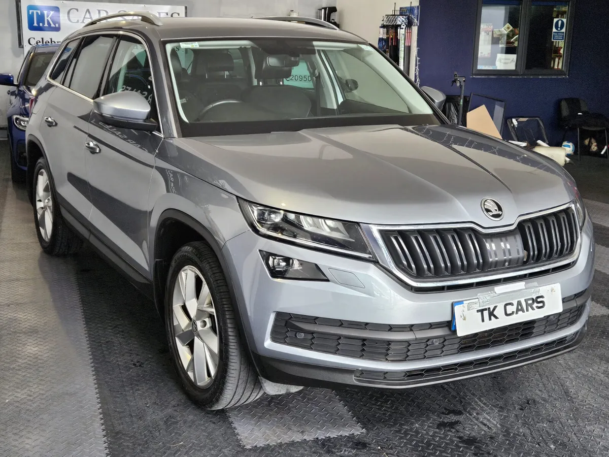 17 SKODA KODIAQ STYLE 4X4-7SEATER - Image 4