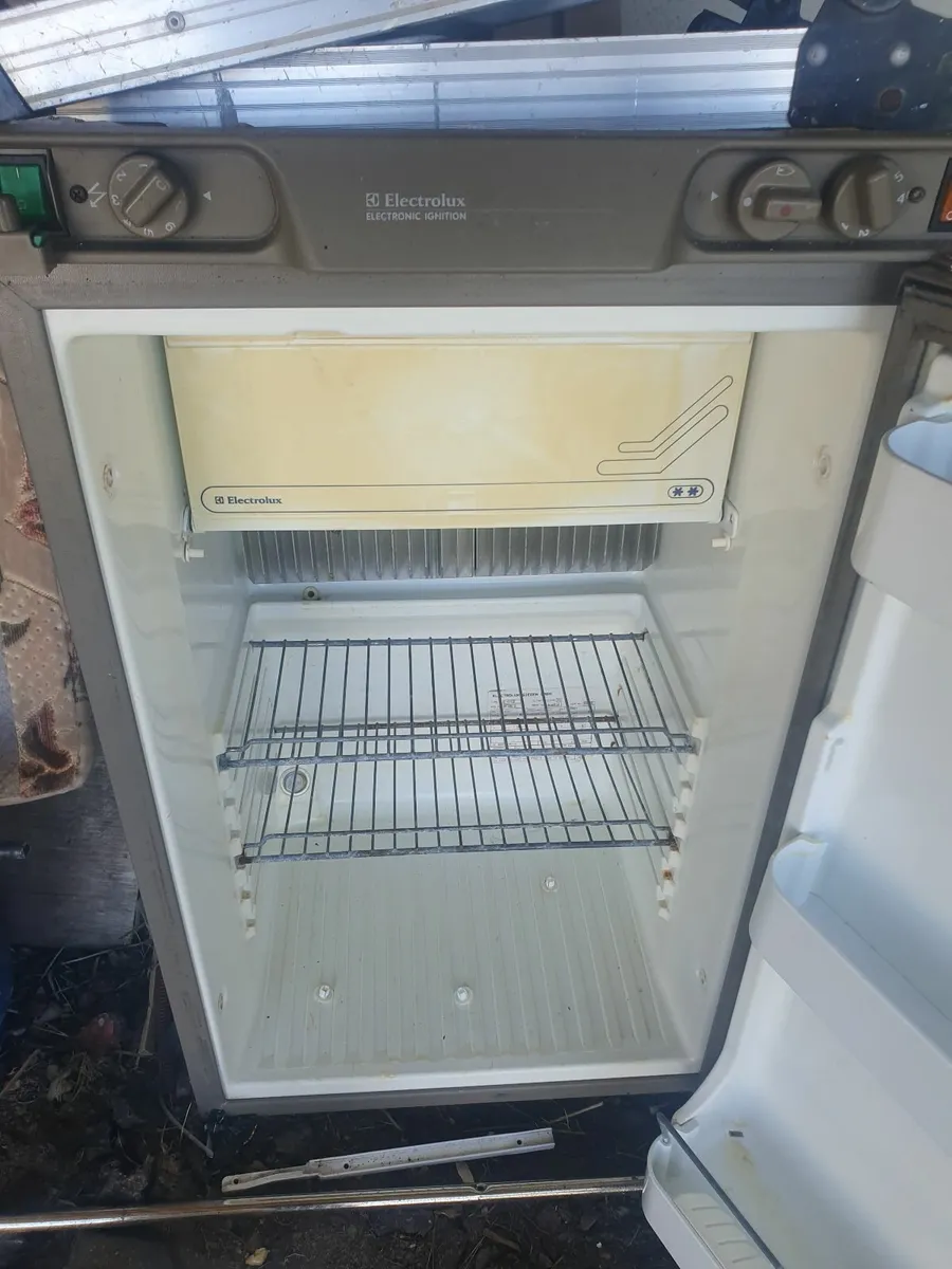 Electrolux 3 way fridge for caravan/ motorhome - Image 2