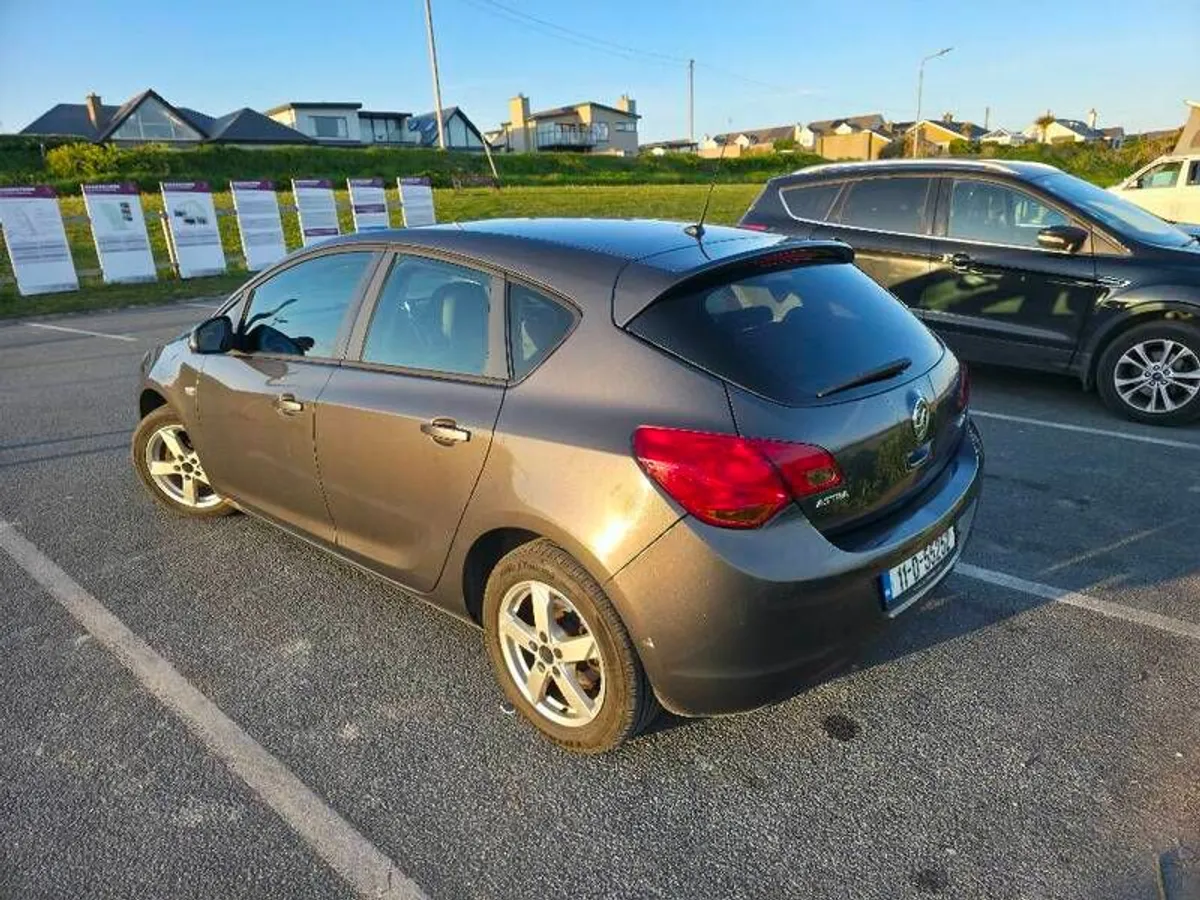 2011 Vauxhall Astra - Image 2