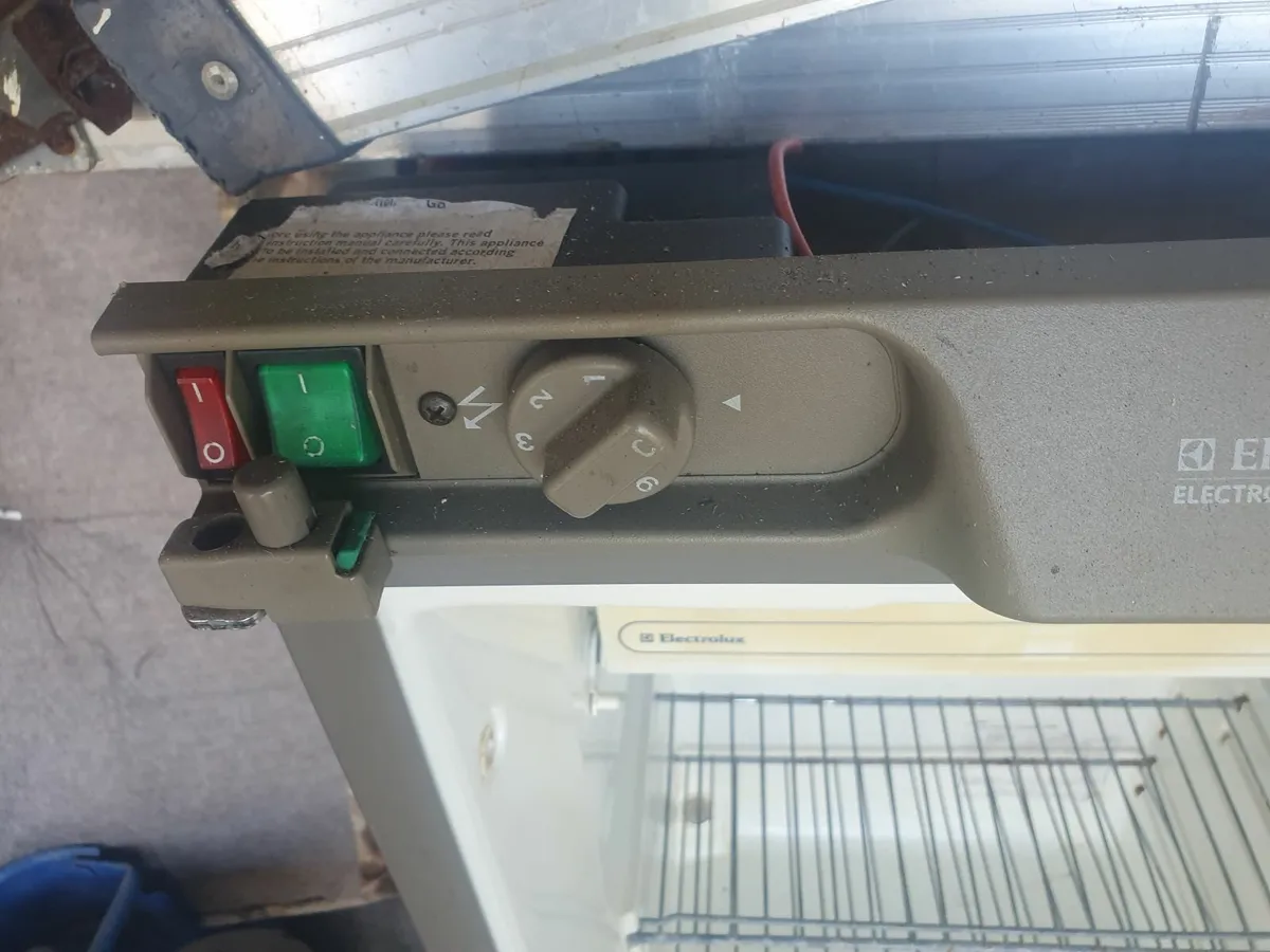 Electrolux 3 way fridge for caravan/ motorhome - Image 3