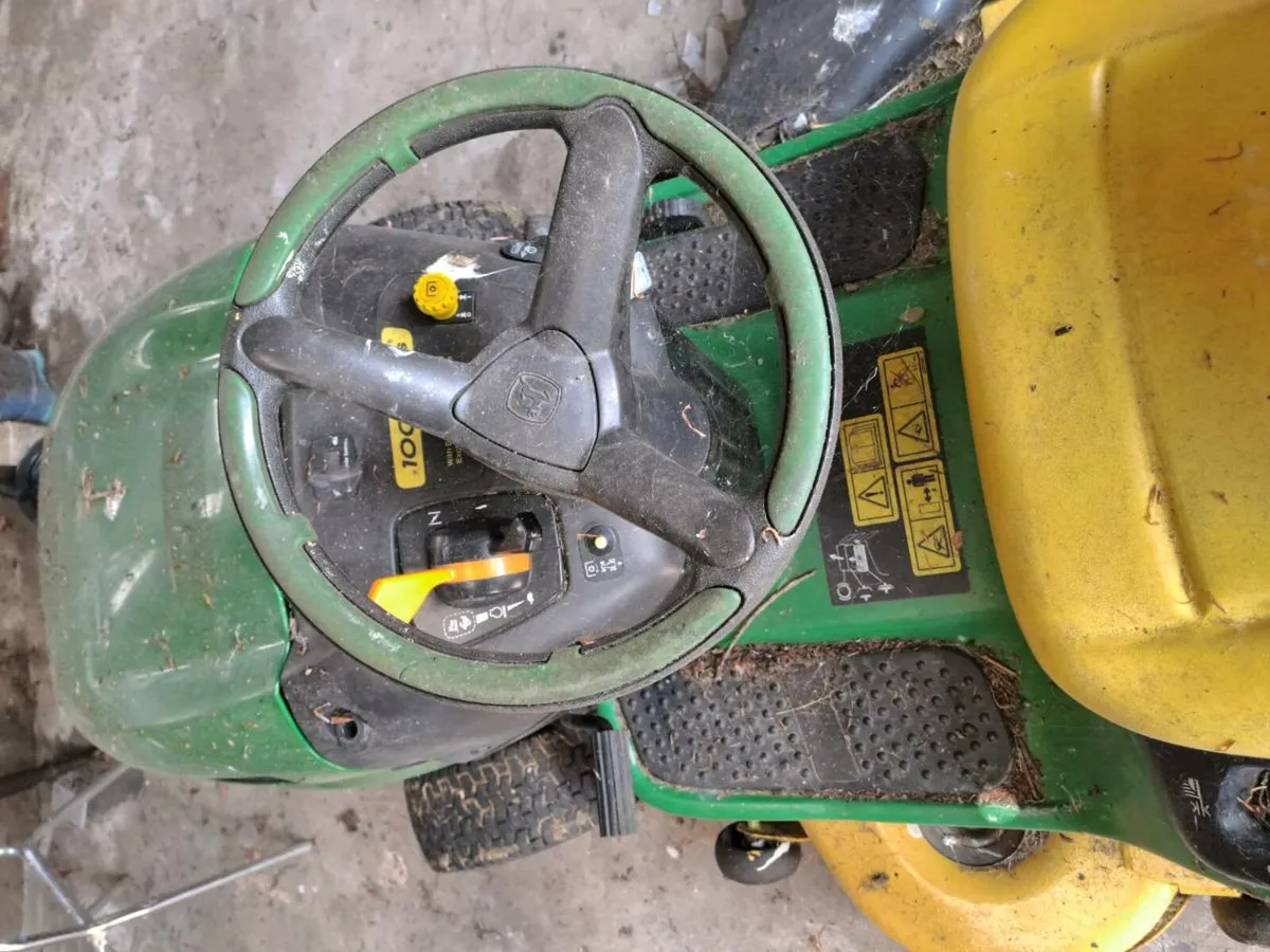 Ride on lawnmower - Image 3