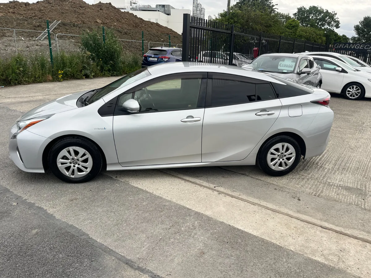 TOYOTA PRIUS 2018, 1.8 HYBRID AUTO LOW KMS - Image 4