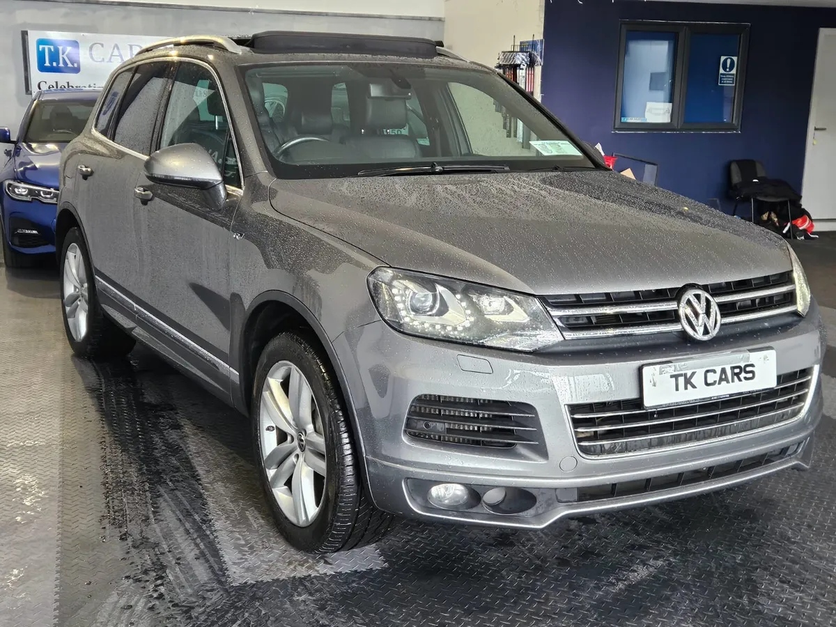 14 VOLKSWAGEN TOUAREG R-LINE 5 SEATER - Image 3