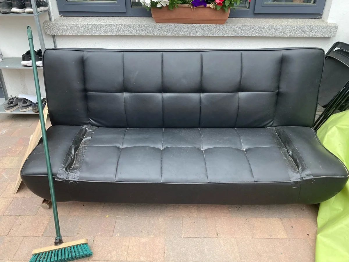 10€ TO TAKE AWAY COUCH