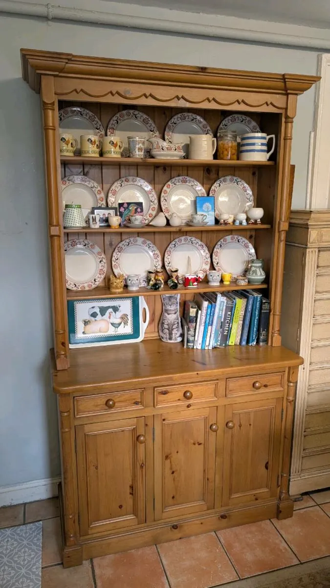 Pine dresser - Image 2