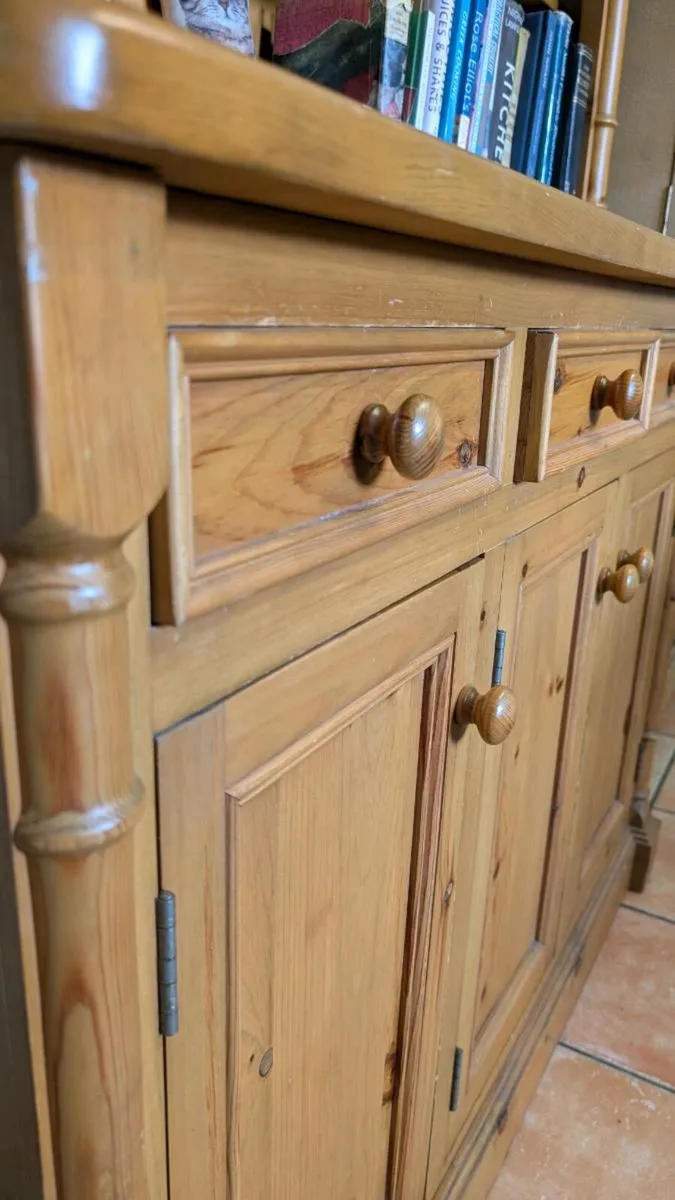 Pine dresser - Image 4