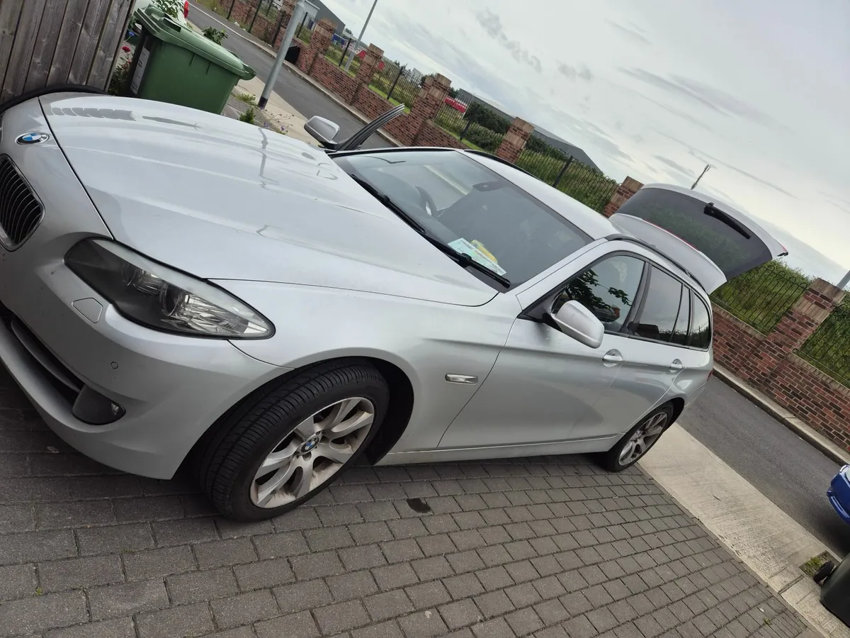 BMW 5-Series 2012 - Image 1