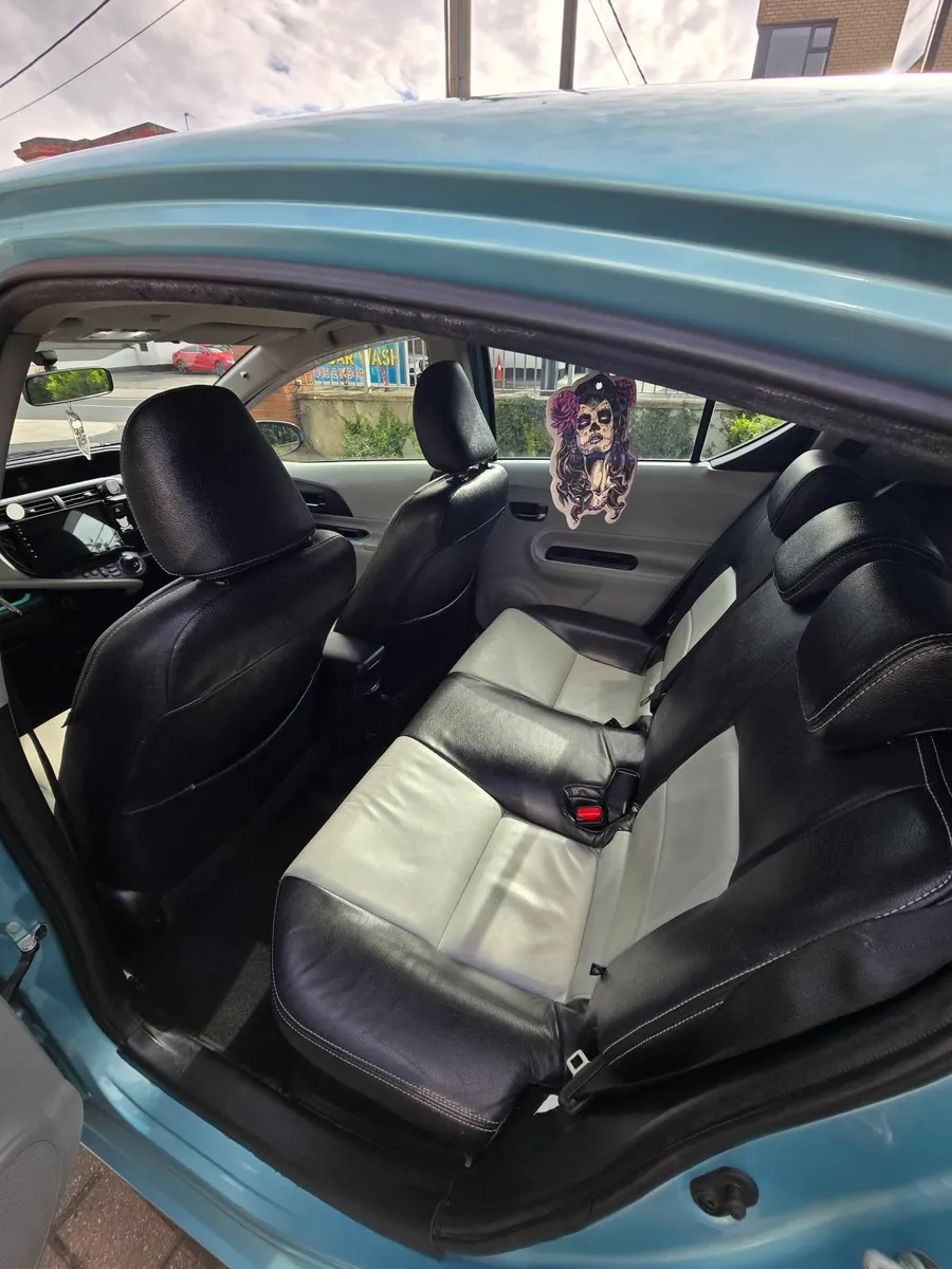 Toyota PriusC/Aqua Low mileage - Image 4