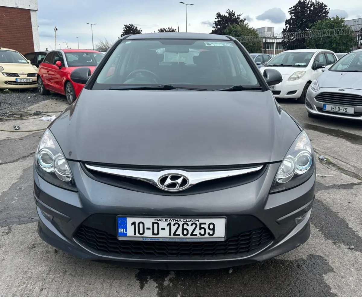 Hyundai i30 2010 Automatic/ New Nct/ warranty - Image 3