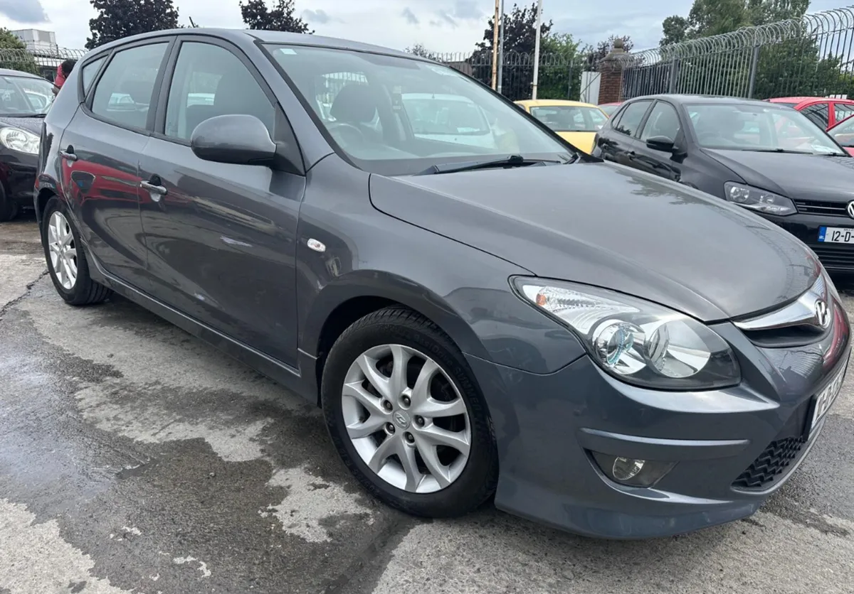 Hyundai i30 2010 Automatic/ New Nct/ warranty - Image 1
