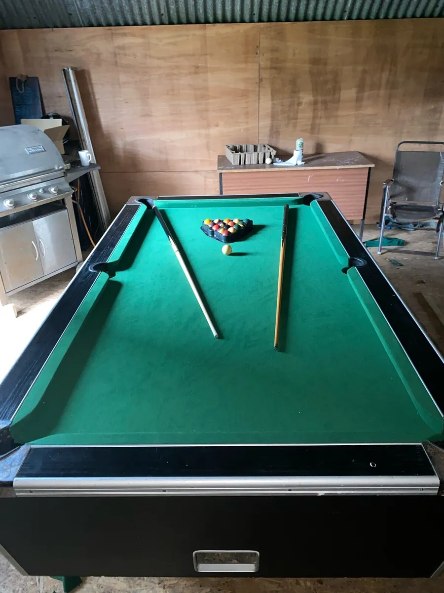 Pool table - Image 2