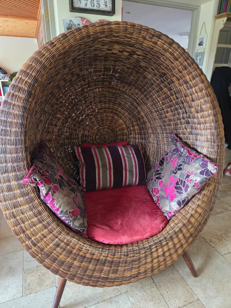Egg Chair - Image 1