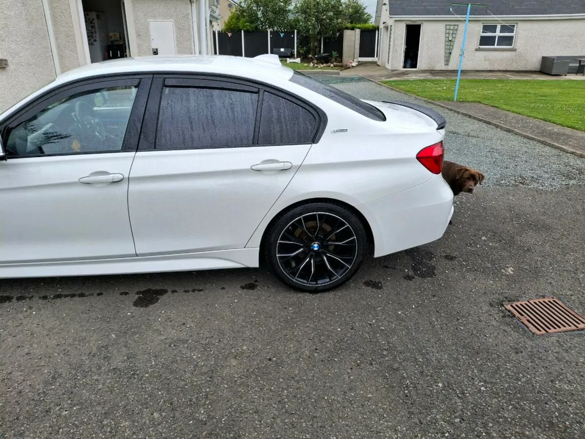 Car - Image 3