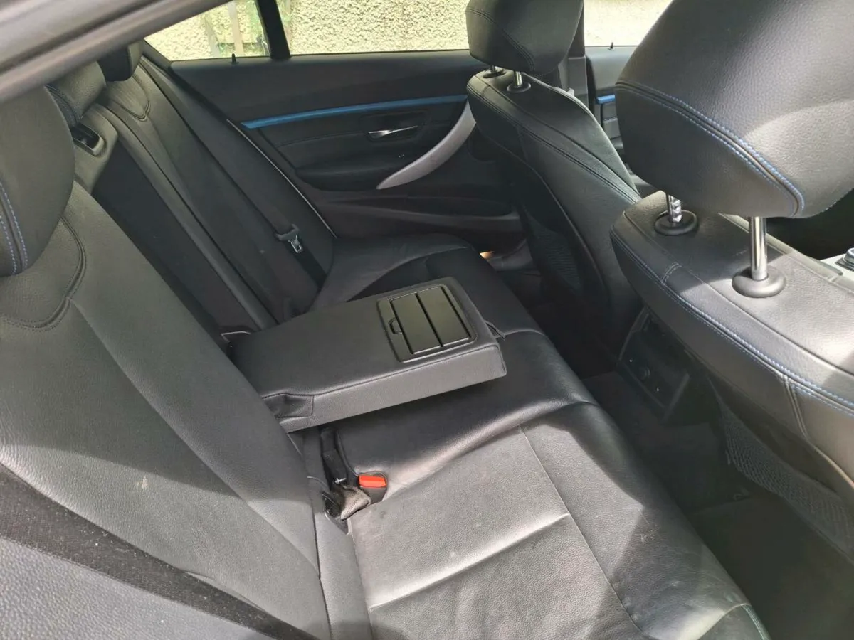 Car - Image 4