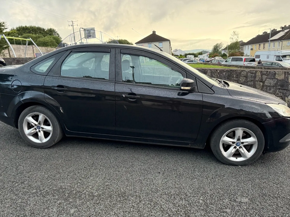 Ford focus 2010 - Image 2