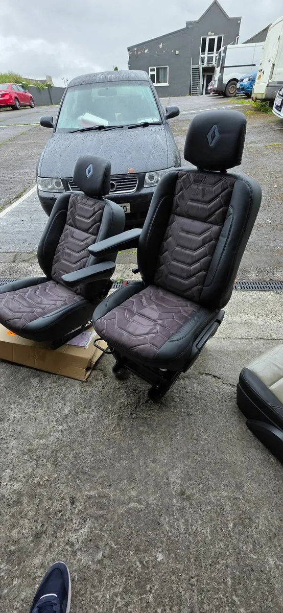 Renault master camper - Image 1