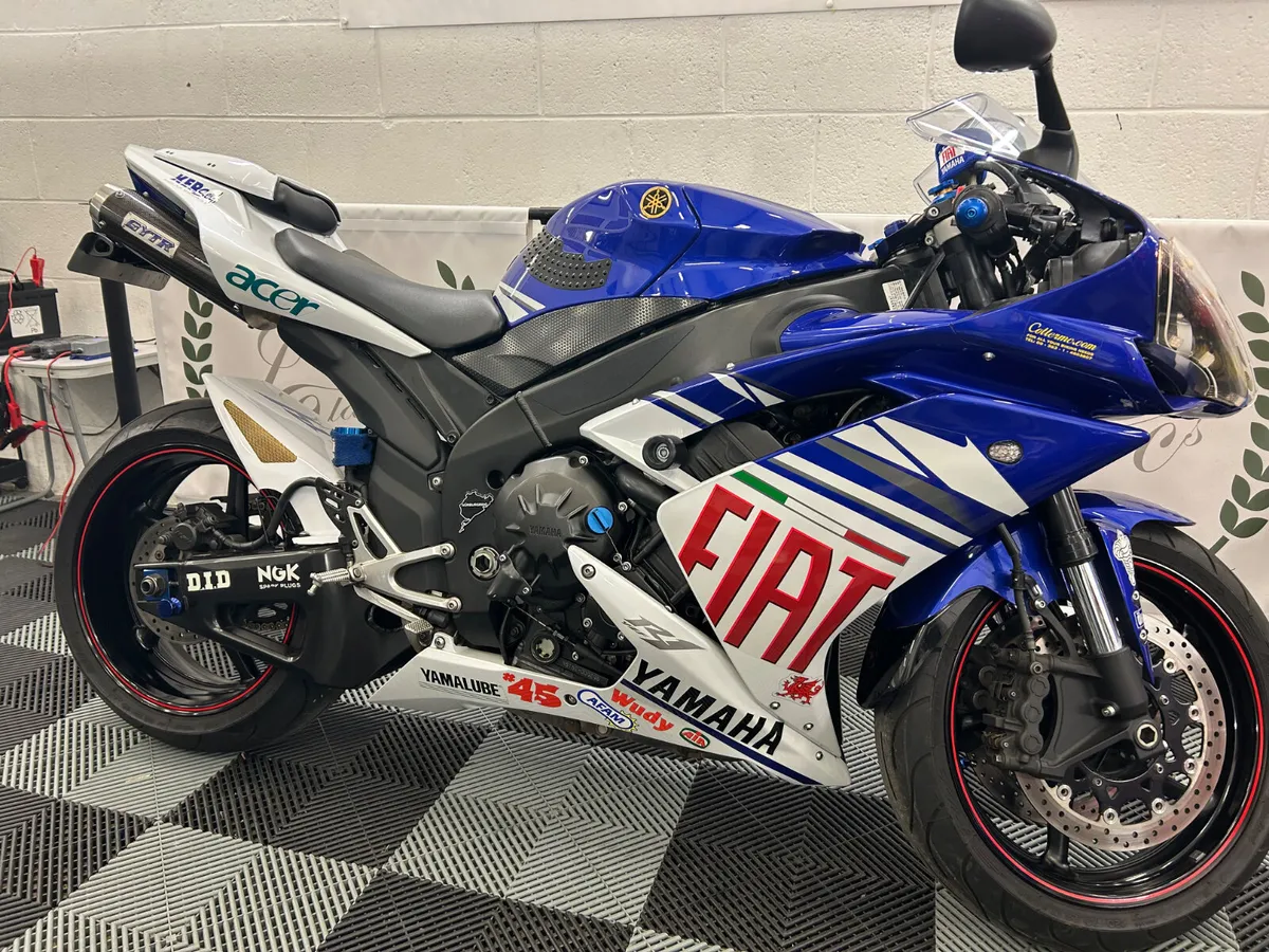 YAMAHA R-1 Rossi Edition. - Image 2