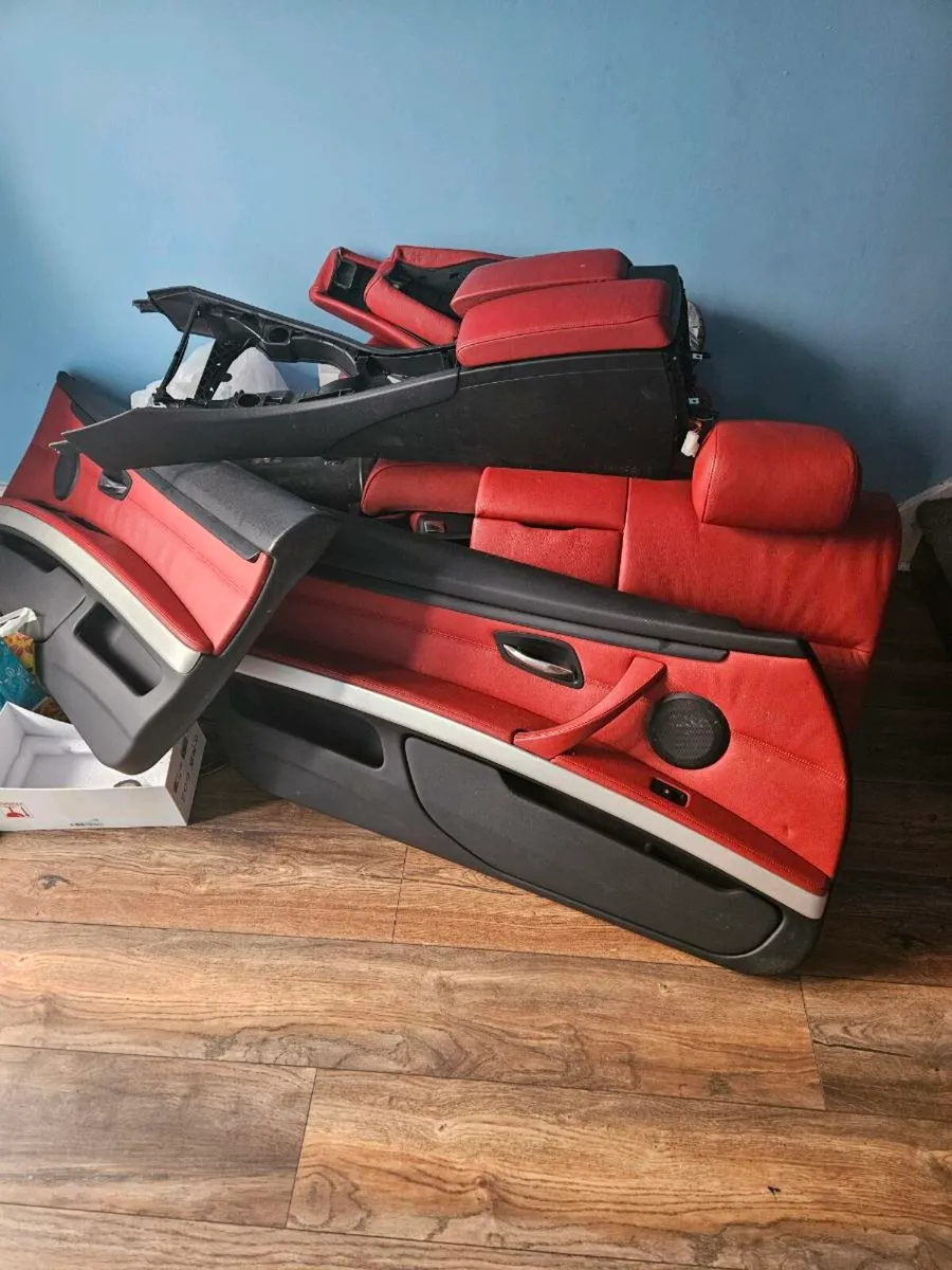 Bmw red leather interior - Image 1