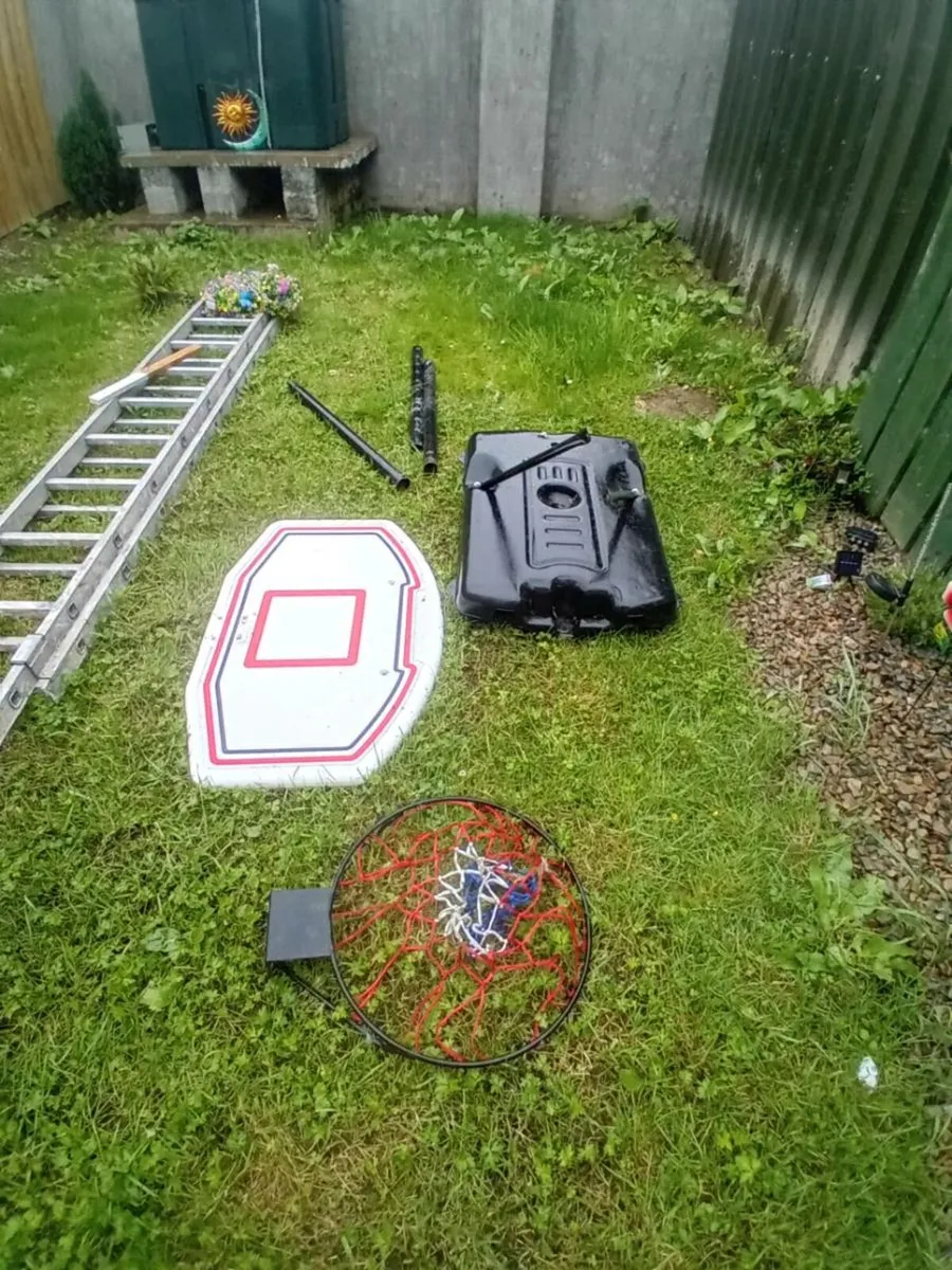 Basketball hoop - Image 1
