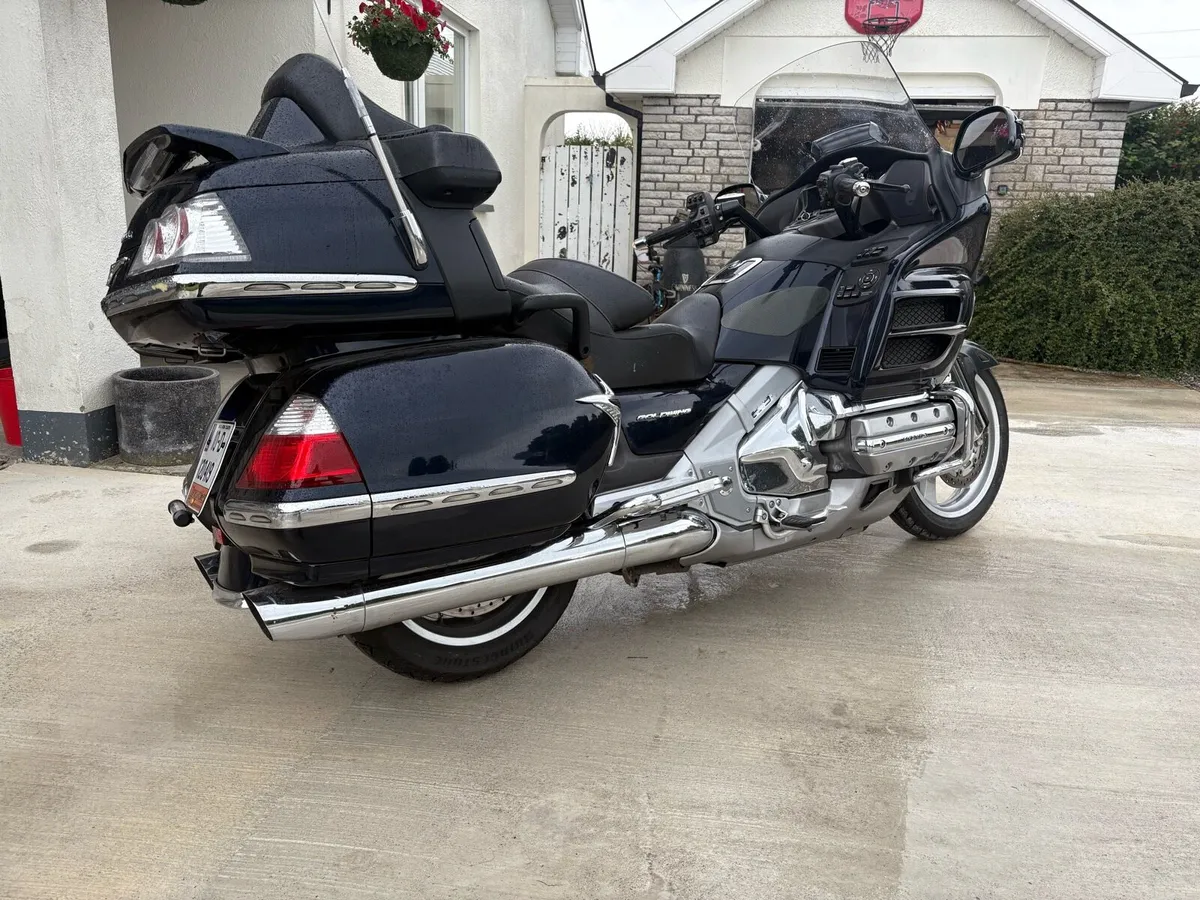 Honda goldwing 2010 - Image 4
